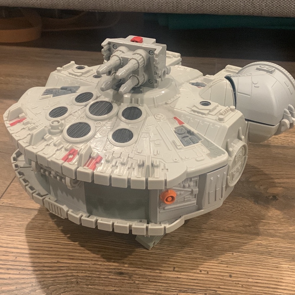 Star Wars Millenium Falcon